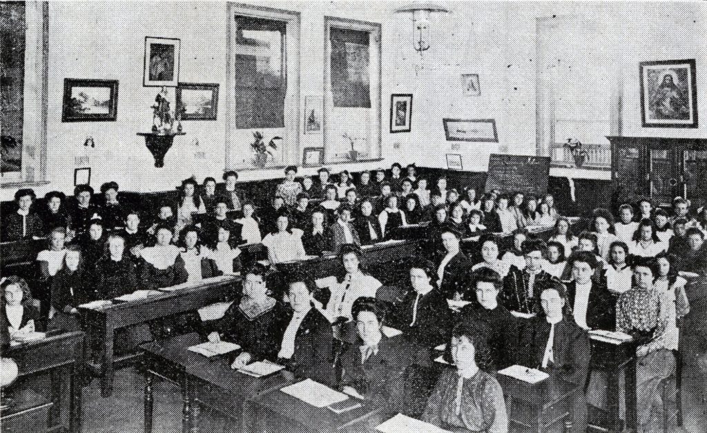 Dunlevie classroom1909